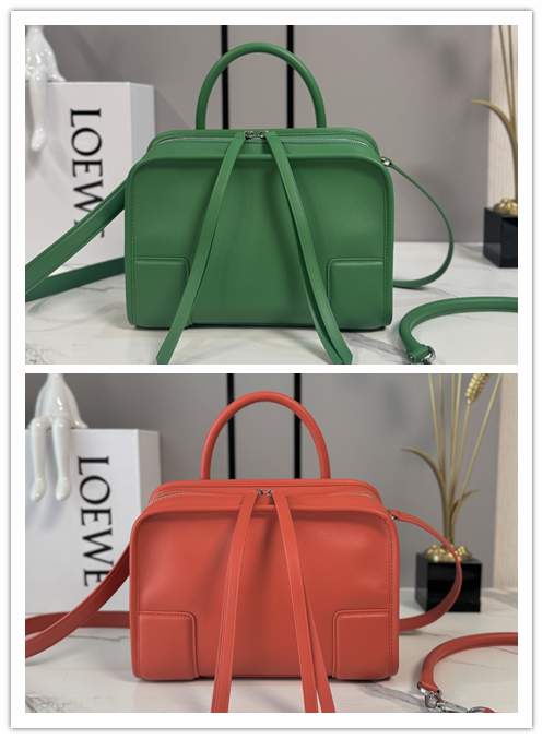 Picture of Loewe Handbags _SKUfw240286203fw